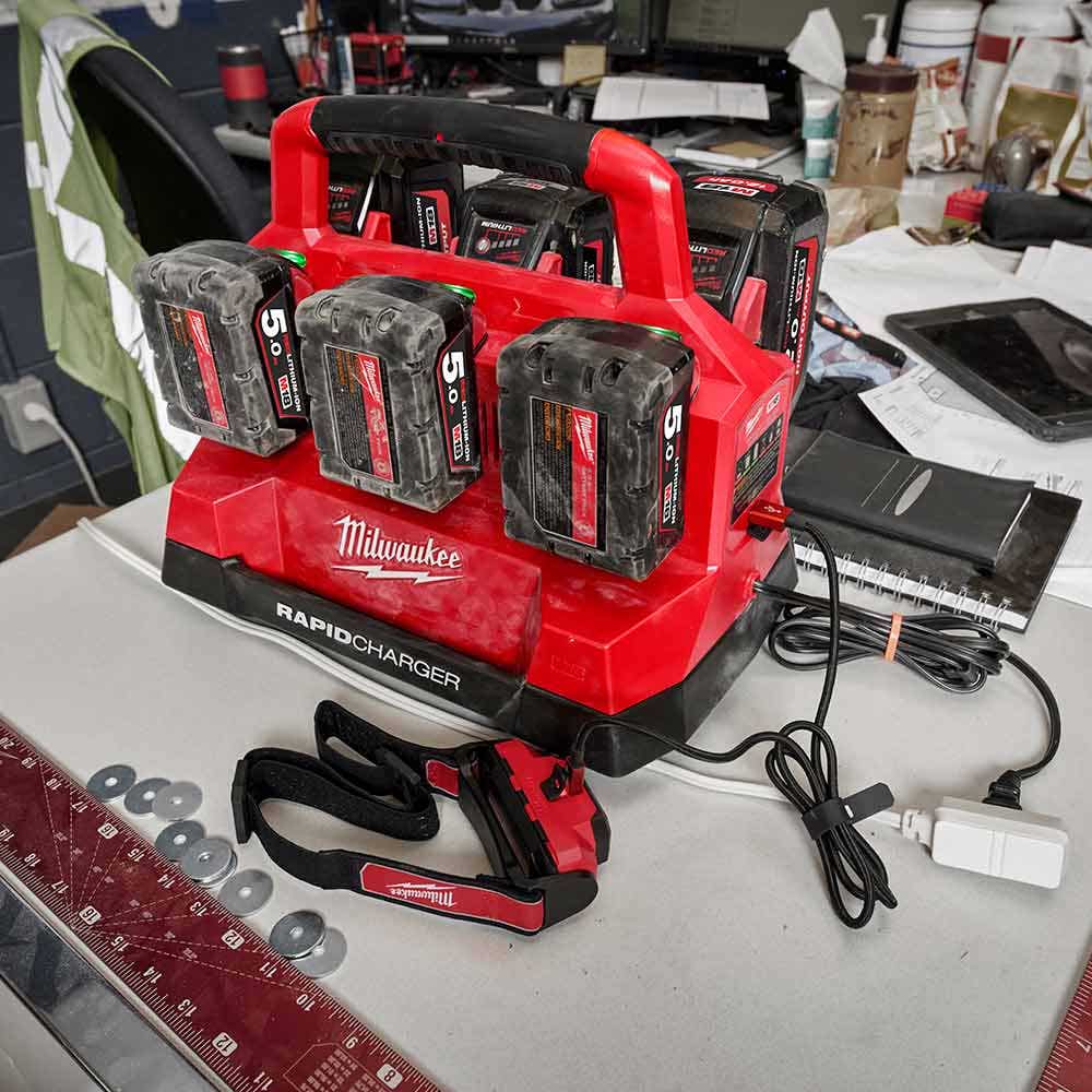 MILWAUKEE PACKOUT�?6 Bay Rapid Charger M18PC6