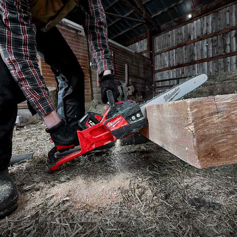 MILWAUKEE 18V FUEL�?356mm Chainsaw Skin M18FCHS140