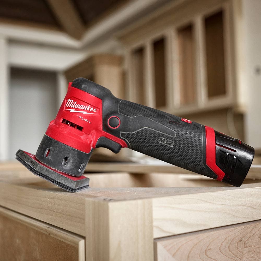 MILWAUKEE 12V FUEL�?Orbital Detail Sander Skin M12FDSS0