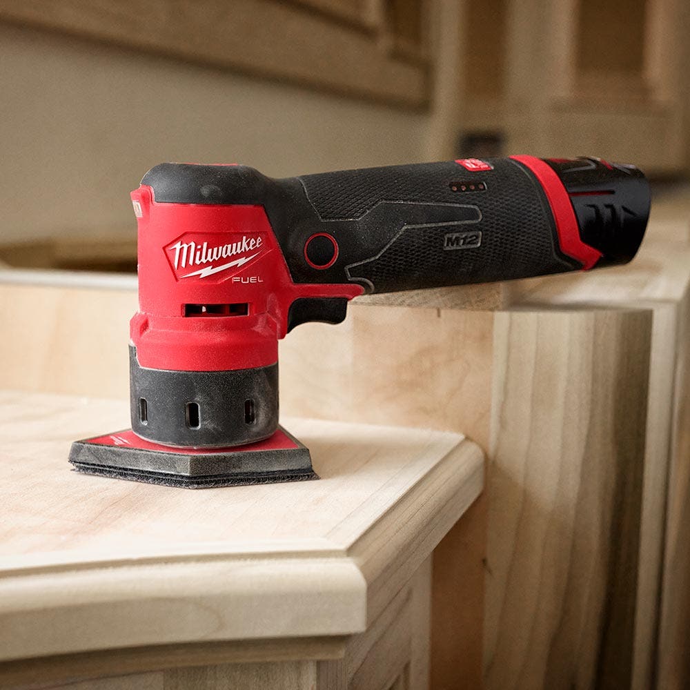 MILWAUKEE 12V FUEL�?Orbital Detail Sander Skin M12FDSS0