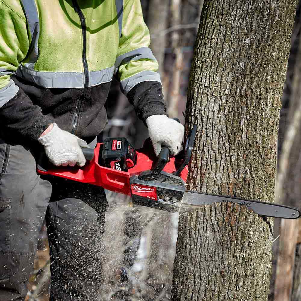 MILWAUKEE 18V FUEL�?356mm Chainsaw Skin M18FCHS140
