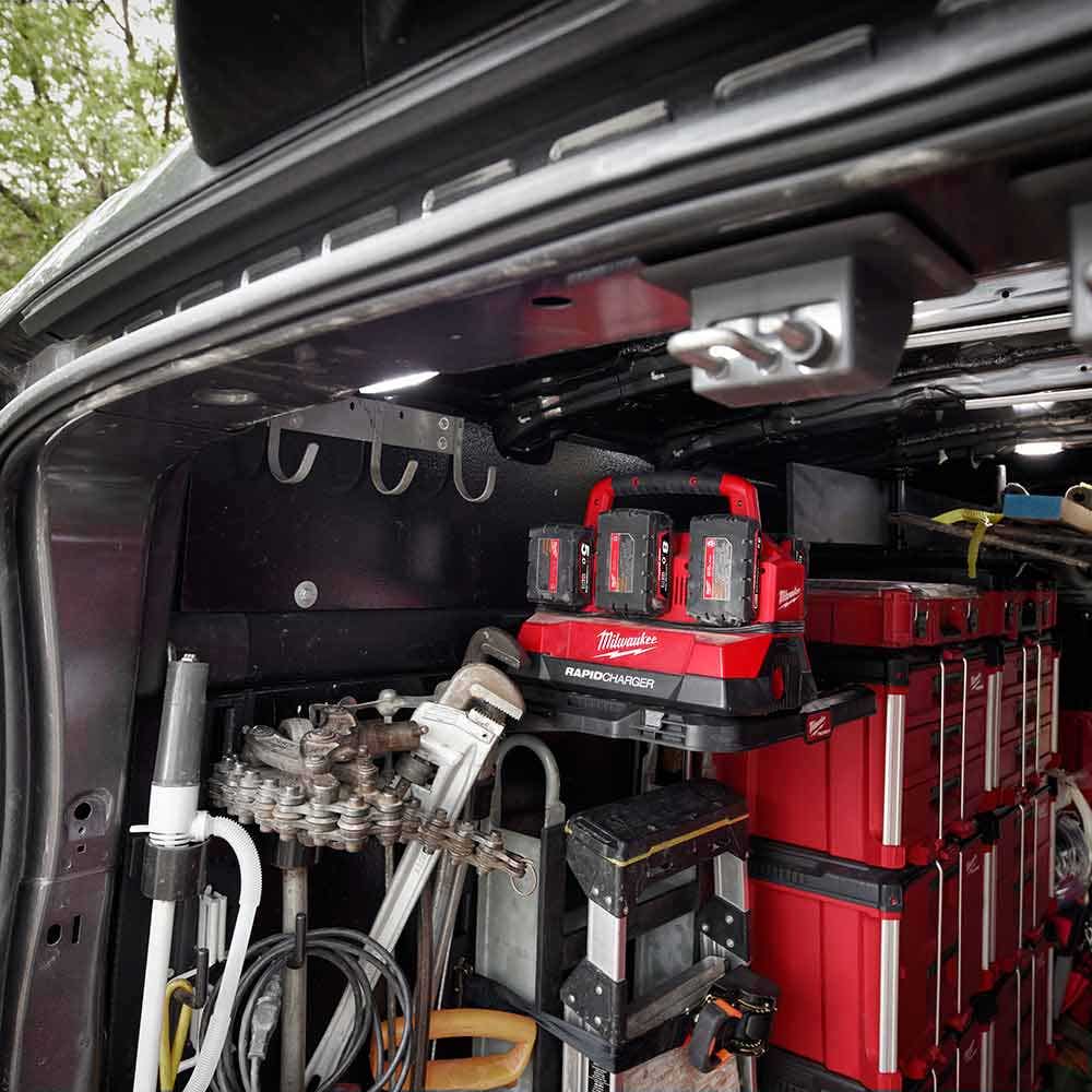 MILWAUKEE PACKOUT�?6 Bay Rapid Charger M18PC6