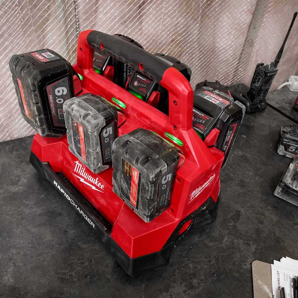 MILWAUKEE PACKOUT�?6 Bay Rapid Charger M18PC6