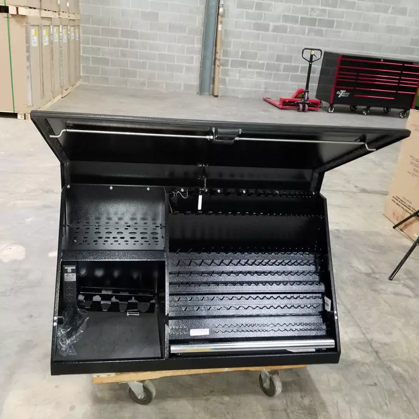 Scratch & Dent, Extreme Tools 41″ Extreme Portable Workstation Textured Black