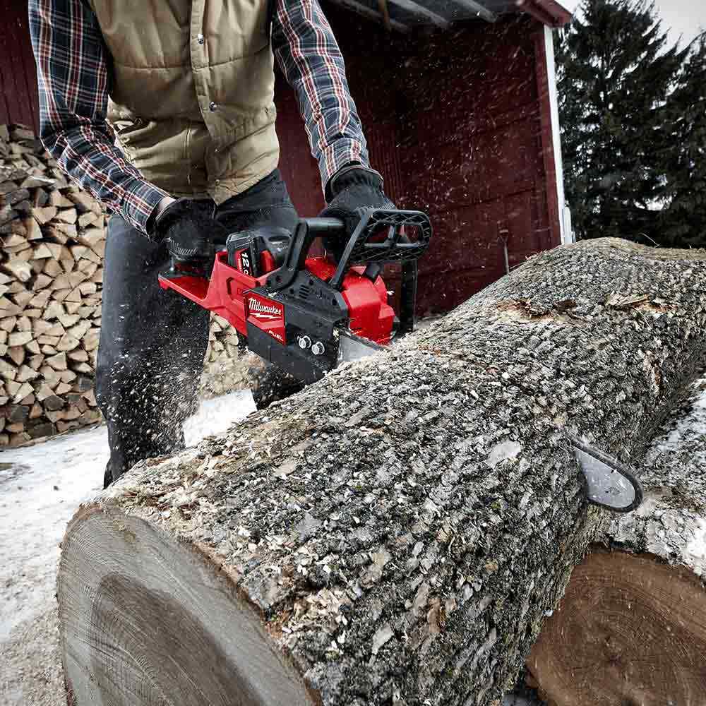 MILWAUKEE 18V FUEL�?356mm Chainsaw Skin M18FCHS140
